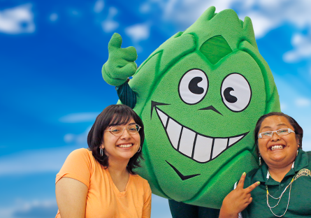 students with Artie the mascot